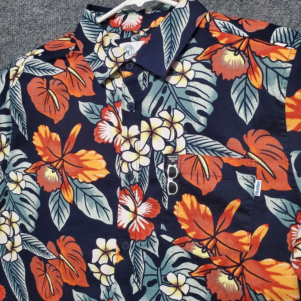 Hurley Shirt Mens M Floral Tropical Flowers Design Button Up Aloha Hawaiian New